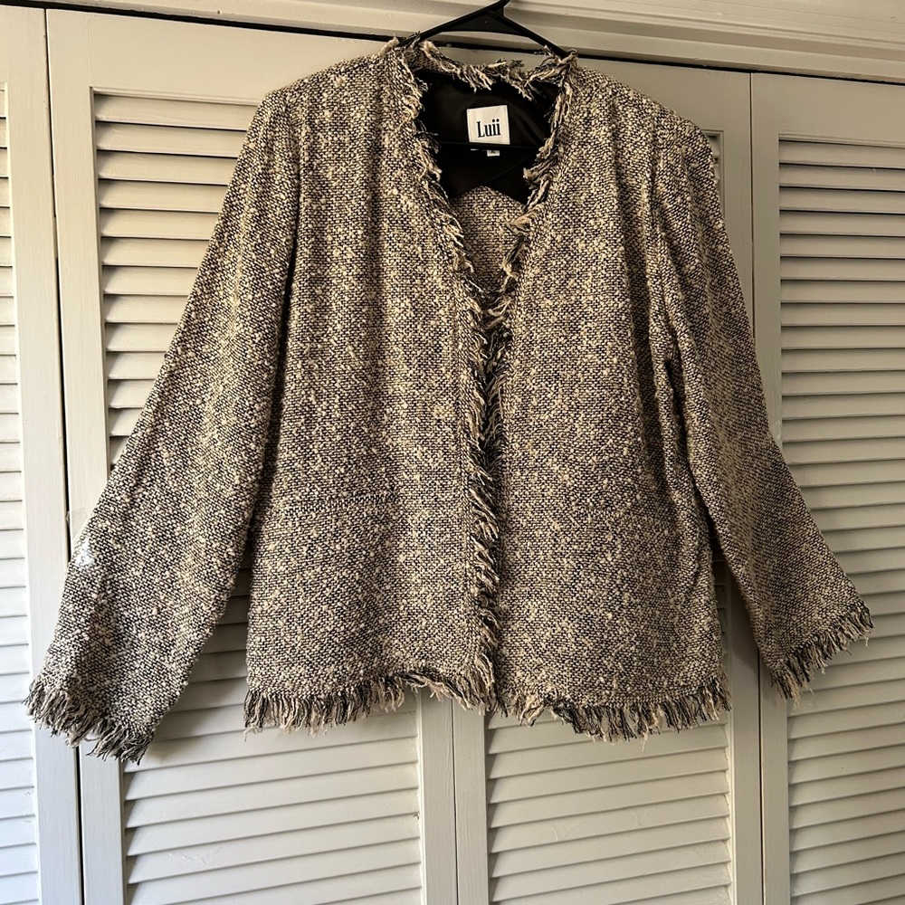 Black/off white tweed jacket with fringe